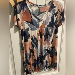 A Pea in the Pod, L, floral tee